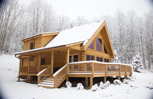 Lexington Cabin | Meadow View Cabin, a deluxe log home near Lexington VA.