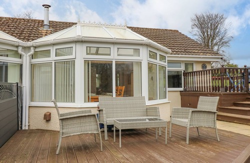 Ciliau-Aeron House | MEADOW VIEW, pet friendly, with open fire in Ciliau Aeron