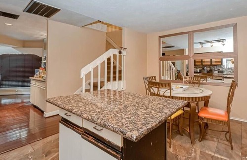 Sugar Land House | Meadows Place 3-BR Home ~ Perfect for Family Getaway~ w/ Backyard & Home Theater