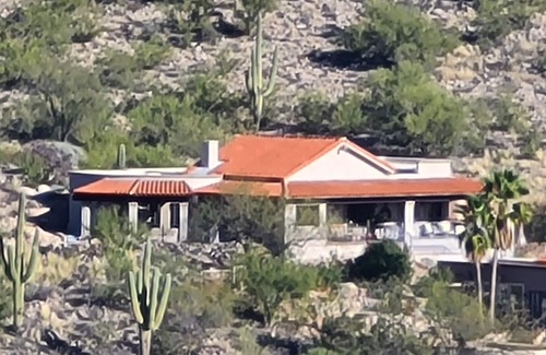 Tucson House | MeCasa SuCasa - Unique, seclude home nestled in the Beautiful Foothills