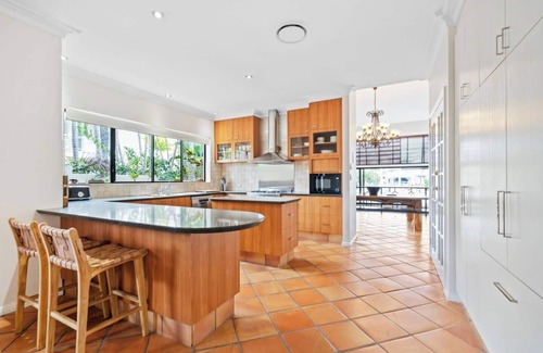 Paradise Point House | Med Inspired Waterfront Bliss in Sovereign Islands