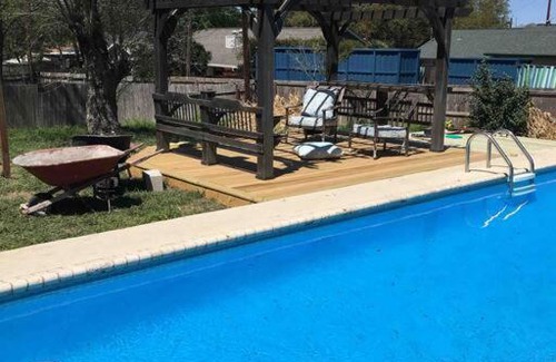 Medical Center District Ski Chalet | Medical Center Area Octagon Shaped House with Swimming Pool