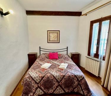 Sant' Ambrogio House | Medici Suite - Appartamento Vintage 200m dal Duomo