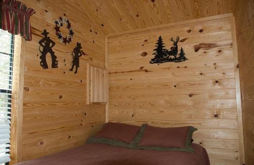 Lakehills Resort | Medina Lake Camping Resort Cabin 6