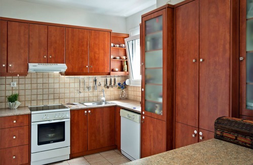 Kampos Apartment | Mediterranean apartment by the sea