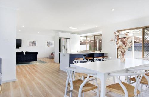 Culburra Beach House | Meeseeks I Pet Friendly I 2 Mins Walk to Beach