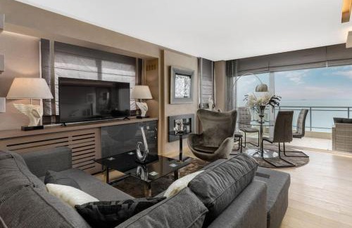 Perea Apartment | Mega suite on the sea