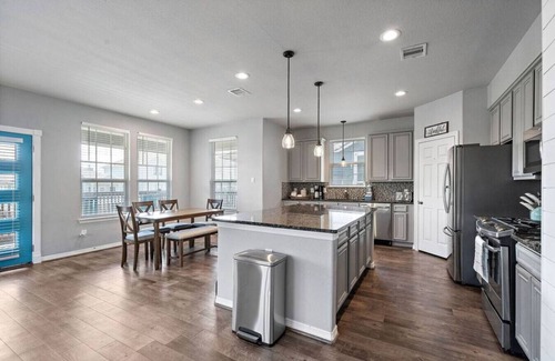El Lago House | Menard - Bayside Bliss