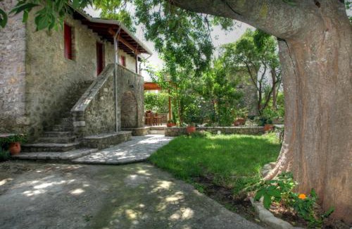 Platistoma House | Menelia Cottage