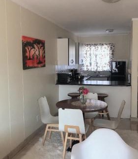 Menlyn Apartment | Menlyn Place Staycation