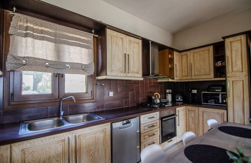 Ios House | MENTAS COUNTRY VILLA