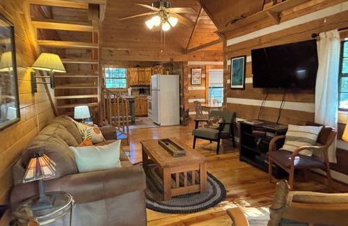 Mentone Cabin | Mentone Mountain Hideaway-Rustling Oak Cabin for Family Getaway in Nature