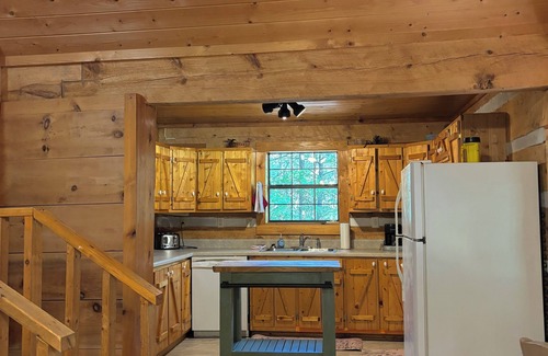 Mentone Cabin | Mentone Mountain Hideaway-Rustling Oak Cabin for Family Getaway in Nature