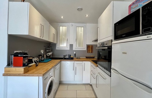 Palavas-les-Flots Apartment | Mer & Soleil : Apartment for 4 people, air conditioning, parking, terrace, 100m from the sea