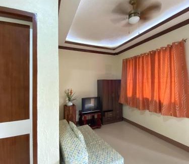 Dauis Apartment | Merangie Travellers Inn