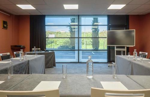 Grand Sud Hotel | Mercure Aix-en-Provence La Duranne Gare TGV