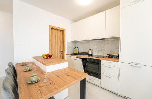 Zrce Apartment | Meridian Pool Residences