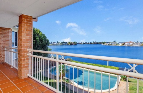 Mermaid Waters House | Mermaid Waters | Waterfront with Private Jetty