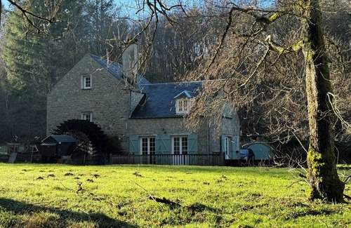 Marigny l'Eglise House | Merveilleux Moulin Dans le Morvan, 6ha en Bord de Rivière et de Forêt. 15 pl