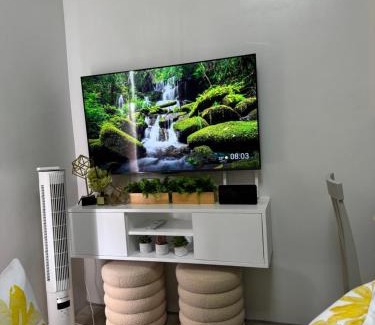 Bantud Hacienda Apartment | Mesavirre Garden Residences - Skybox Living