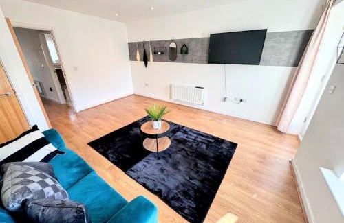 Canterbury House | Mesh Stays - 2-Bedroom Home in Canterbury for Work or Leisure