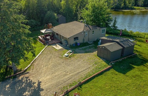 East Garafraxa Cottage | Mesmerising Cottage in Caledon