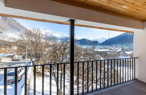 Bagvdanari Hotel | Mestia Hotel Amirani