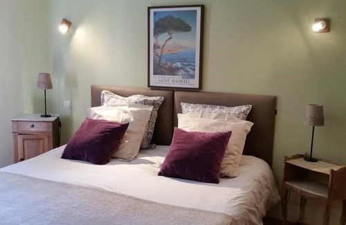 Gap House | Meublé N°1 - La Mansarde-Duplex-Ensuite with Shower-Apartment-Garden view