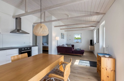 Hellert House | "Meyers Ferienhaus" with Private Garden & Wi-Fi