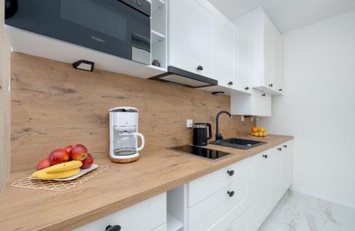 Miedzywodzie Apartment | Międzywodzie Beautiful Apartment with Garden & Parking by Noclegi Renters