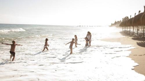 Sitio de Calahonda Apartment | MI CAPRICHO B17 Beachfront Apartment
