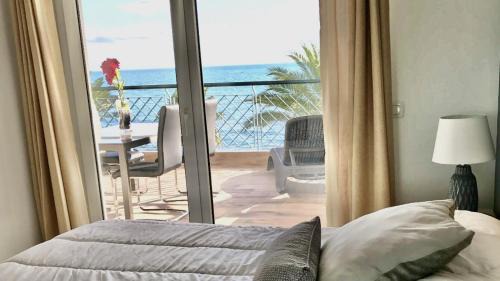 Sitio de Calahonda Apartment | MI CAPRICHO B17 Beachfront Apartment