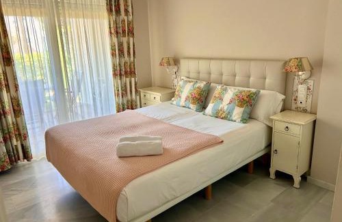 Sitio de Calahonda Apartment | MI CAPRICHO, Beachfront, Grownfloor, Private Garden & Terrace