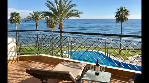Sitio de Calahonda Apartment | MI CAPRICHO C16 Beachfront Apartment