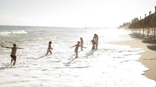 Sitio de Calahonda Apartment | MI CAPRICHO C16 Beachfront Apartment