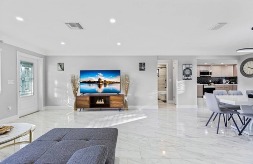 Imperial Point House | "MIA GETAWAY!" 4BR 2100Sqft in Fort Lauderdale
