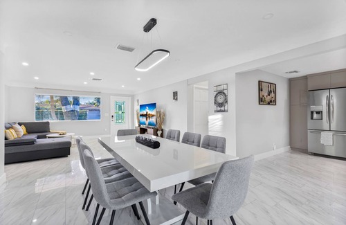 Imperial Point House | "MIA GETAWAY!" 4BR 2100Sqft in Fort Lauderdale