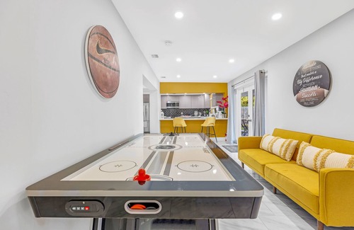 Imperial Point House | "MIA GETAWAY!" 4BR 2100Sqft in Fort Lauderdale