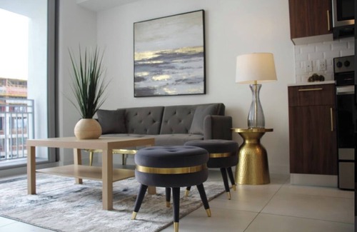 Overtown Condo | Miami 1BR/1BA Rooftop Pool