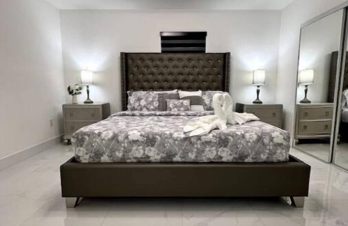 West Little River House | Miami Nights