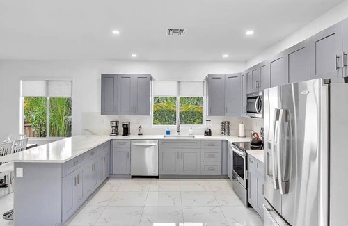 Cutler Bay House | Miami Resort Villa/Luxury Home/Heated Pool/Hot Tub/Mini Golf