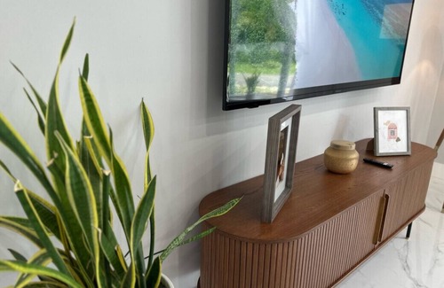 West Little River House | Miami Updated Vacation Home