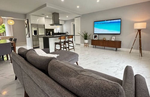 West Little River House | Miami Updated Vacation Home