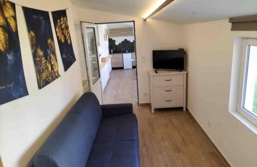 Santy - La Plaine Apartment | Micro maison Lyon 8/Parking/Terrain de pétanque