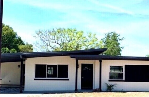 Ocoee House | Mid Century Gem Near Theme Parks