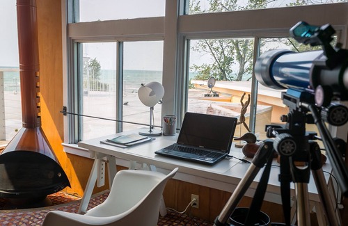 Point Abino House | Mid-Century Modern Beach House on Lake Erie