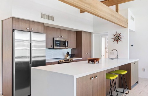 Palm Desert House | Mid Century Modern home -newly renovated with swim jet pool, spa on golf course!