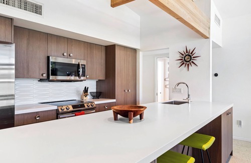Palm Desert House | Mid Century Modern home -newly renovated with swim jet pool, spa on golf course!