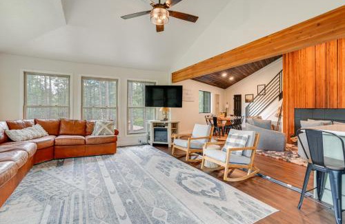 Iron Springs House | Mid-Mod Mountain Cabin Near Thumb Butte Trails!