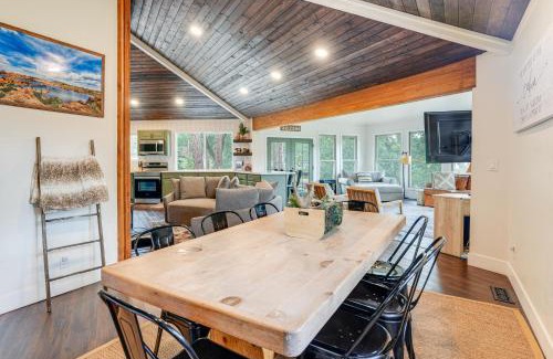Iron Springs House | Mid-Mod Mountain Cabin Near Thumb Butte Trails!